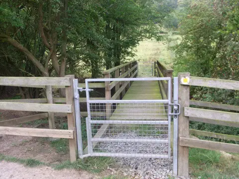 SO7547 : Bridge over the ford, Whippets Brook