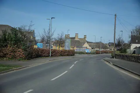 SP1720 : Bourton-on-the-Water : Station Road