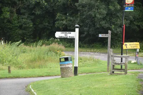 TV5598 : Roadsign, Friston