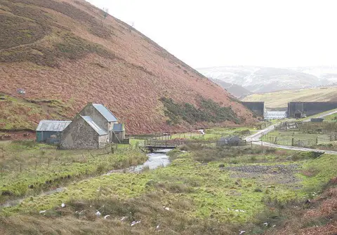 NT8016 : Building at Heatherhope
