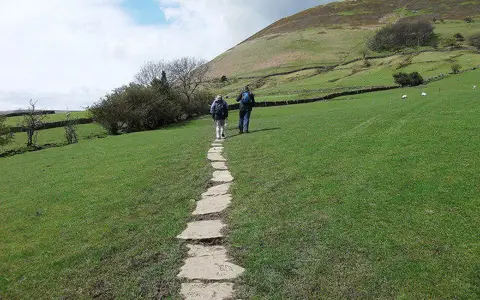 SK1185 : Pennine Way to Upper Booth