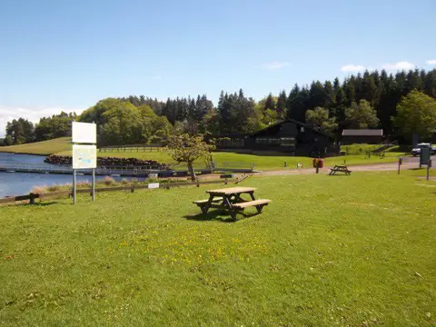 NY6687 : Leaplish park [2]