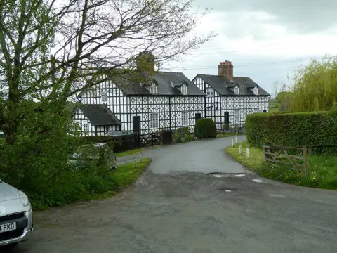 SJ2105 : Highly-decorated houses at Belan