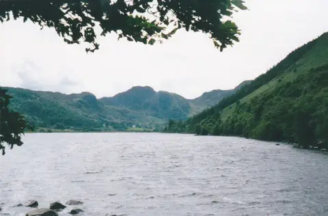 SH7561 : View southwestwards along Llyn Crafnant