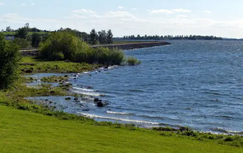 SP4770 : The shoreline of Draycote Water