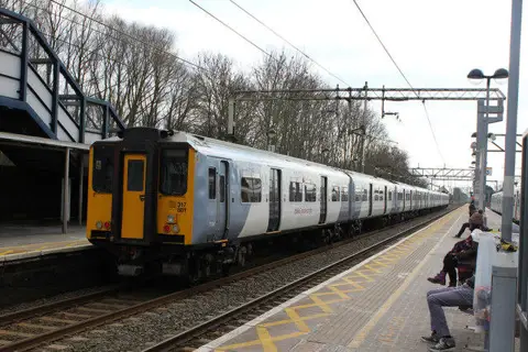 TL3602 : Abellio train at Cheshunt station