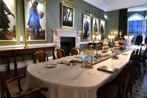 NZ2130 : Bishop Auckland, Auckland Castle: The Long Dining Room