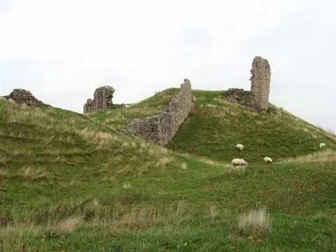 NT9304 : Harbottle Castle [2]