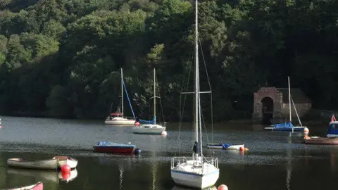 SJ9558 : Boats on Rudyard Reservoir, Staffs