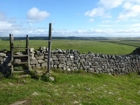 NY7868 : The Pennine Way leaving Hadrian's Wall at Cuddy's Crags