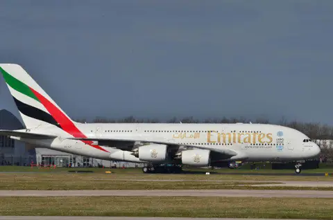 SJ8183 : Emirates A.380 at Manchester