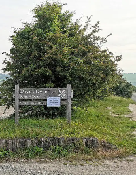 TQ2611 : Devil's Dyke, Summer Down