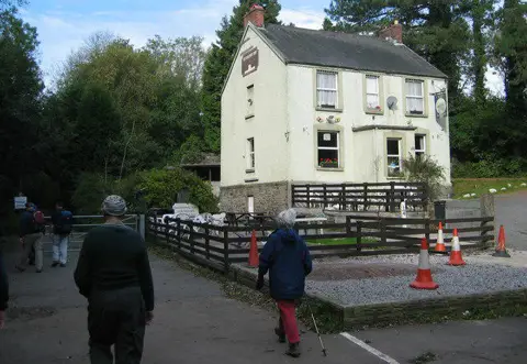 SS5992 : Tafarn Railway Inn