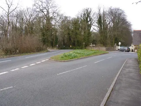 ST5171 : Junction of Weston Road and Flax Bourton Road