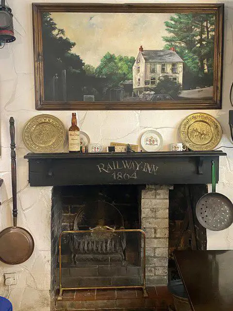 SS5992 : Railway Inn, Killay