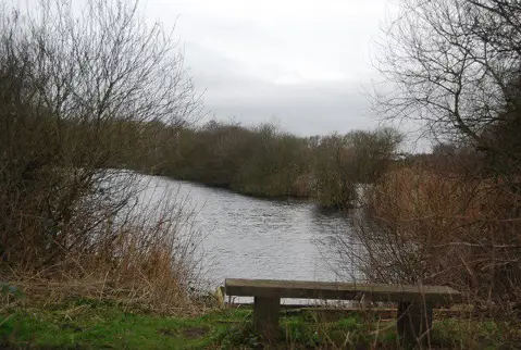 TL3702 : Lake, Lea Valley Park