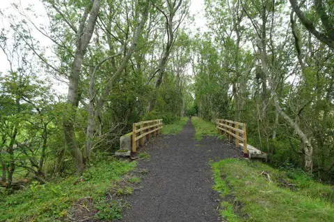 NU1611 : Borderline Greenway bridge 2