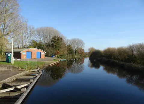 SX9489 : Nicholas Bull Boathouse beside the Exeter Canal