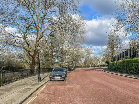 TQ2882 : Inner Circle, Regent's Park