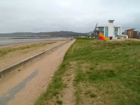 SS4999 : Sandy path near the Discovery Visitor Centre, Millennium Coastal Park, Llanelli