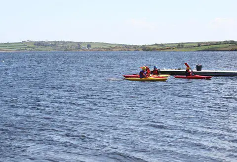 SW7036 : Canoeing on Stithians Lake