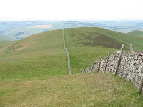 NT7924 : St Cuthbert's Way approaching Wideopen Hill