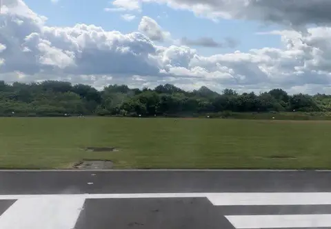 SJ8183 : Manchester Airport Runway 23L Threshold