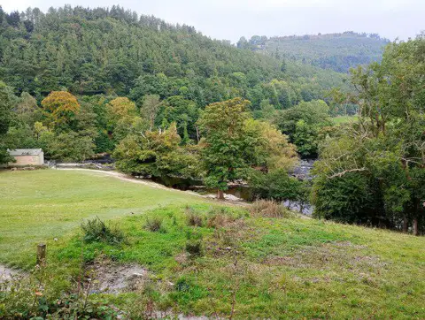 SJ1943 : The area around Horseshoe Falls from the road
