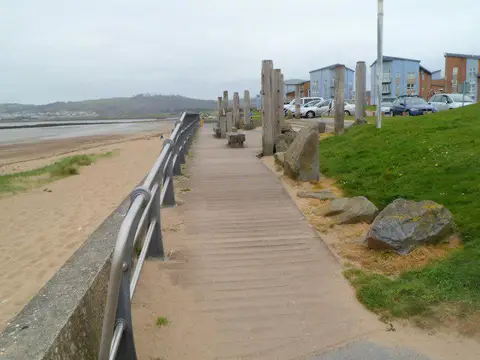 SS4999 : Beachside boardwalk, Llanelli