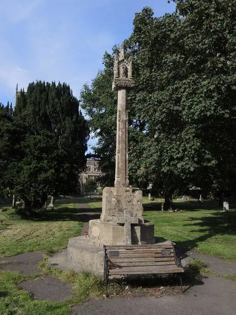 ST4552 : View of the cross from the south