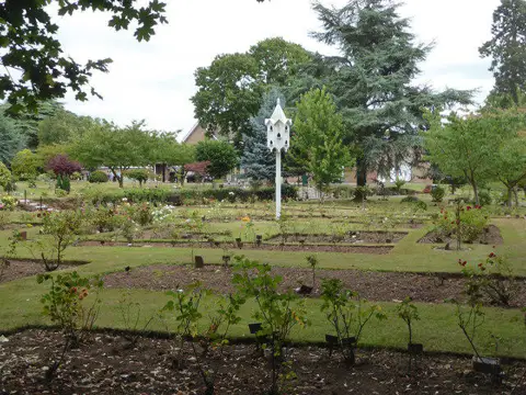 SX9390 : Gardens at Exeter and Devon Crematorium