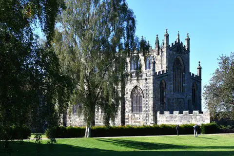 NZ2130 : Bishop Auckland, Auckland Castle: St. Peter's Church