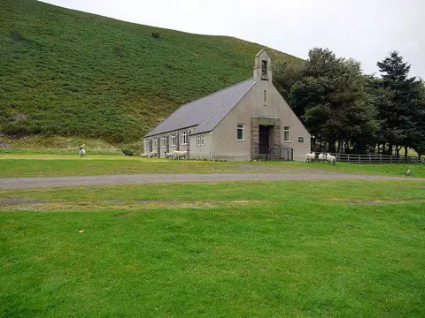 NT8825 : Cuddystone Hall