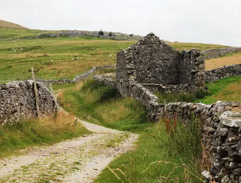 SD8172 : Derelict Building
