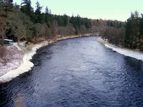 NJ2241 : The River Spey at Carron