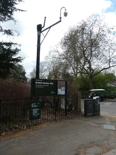 TQ2877 : The London A to Z, from the first entry to the last (138)