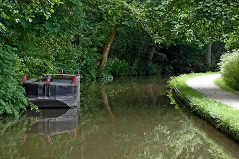 SJ9653 : Canal maintenance butty near Horse Bridge