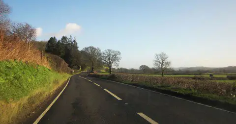 SN4721 : A40 at Allt-y-gog