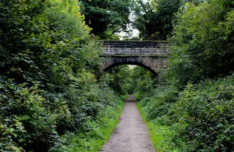 SE3849 : Bridge over the Harland Way