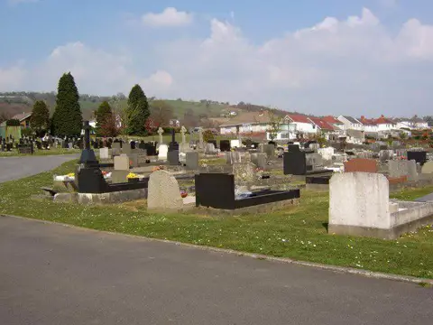 SN7001 : Coedgwilym Cemetery