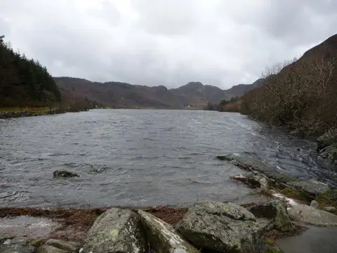 SH7561 : Llyn Crafnant in winter
