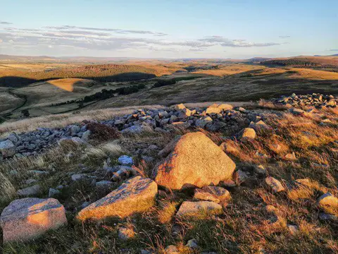 NT9628 : View south-east from Humbleton Hill