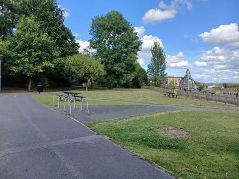 SJ6908 : Junction of paths near the play area