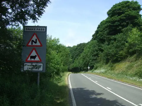 SK1986 : A57, Snake Pass towards Glossop
