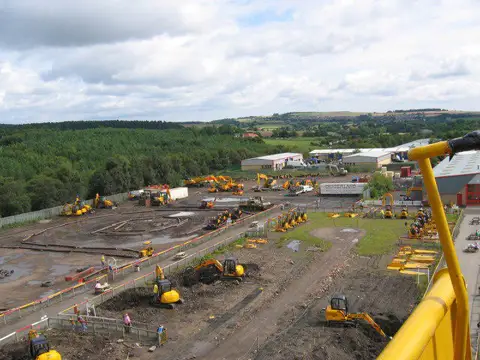 NZ2045 : Diggerland: Excavator and dumper truck area