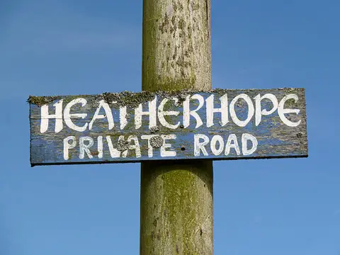 NT7817 : A sign for Heatherhope