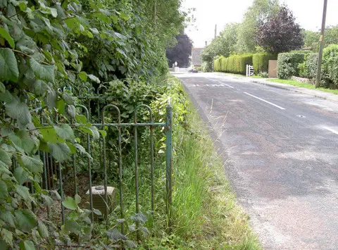 ST5171 : Fundamental benchmark, Weston Road, Failand
