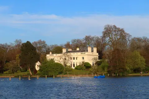 TQ2782 : The Holme