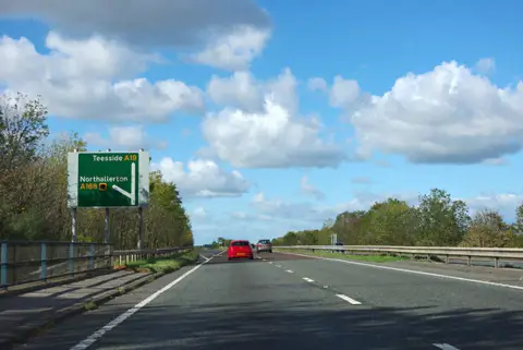 SE4283 : A19 - sign for A168 turn off